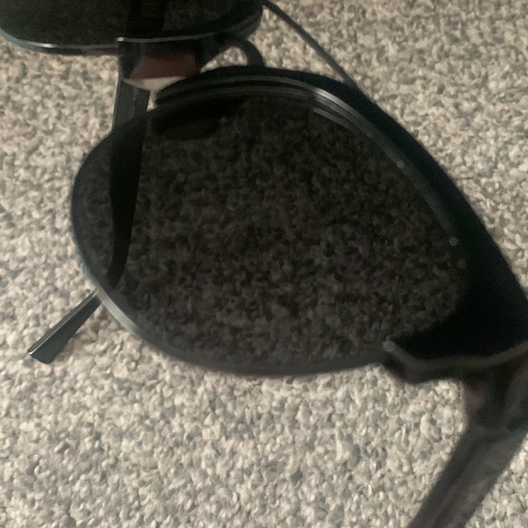 Dolce & Gabbana aviator style sunglasses - Picture 4 of 4